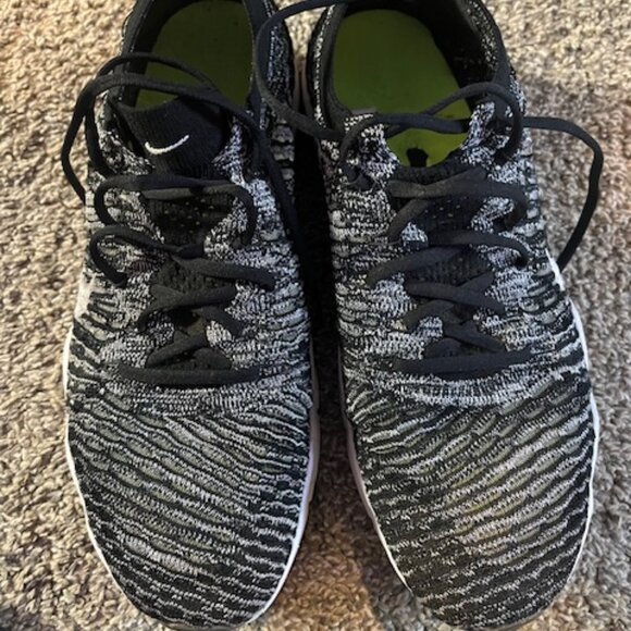 Womens Nike Air Zoom Fearless Flyknit - Picture 2 of 4